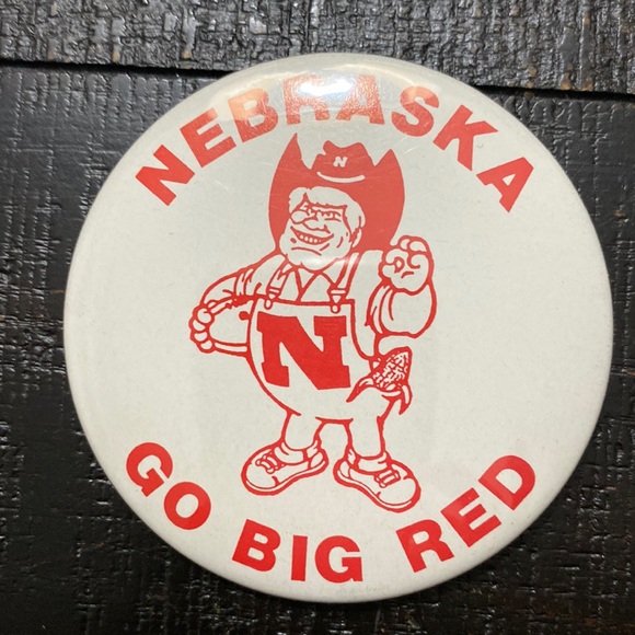 Vintage Nebraska Football Mascot Herbie Husker Pin Button! - Picture 1 of 2